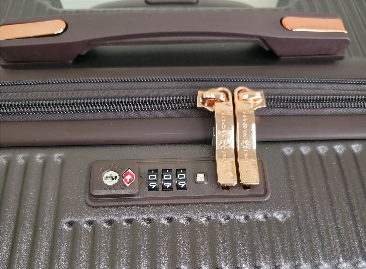 Cowra Large Hard Shell Suitcase in Marron