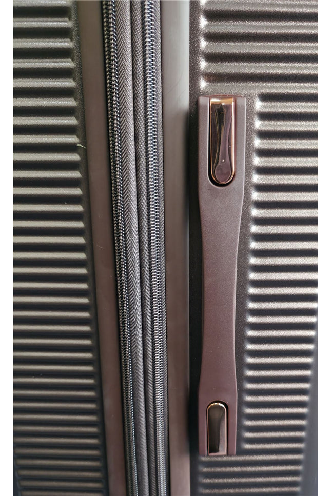 Cowra Large Hard Shell Suitcase in Marron